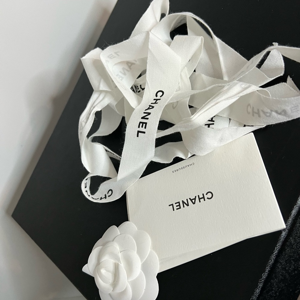 - Authentic Chanel Trainer’s - Picture 7 of 10